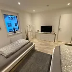 Schoen, Praktisch & Zentrale Lage